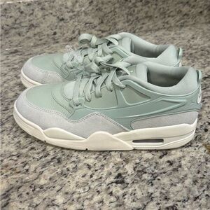 NEW! Nike Women's RETRO 4 Jordan Seafoam
